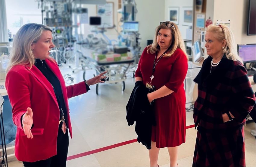 Dr. Jennifer Romano gives U.S. Rep. Debbie Dingell a tour of the Congenital Heart Center