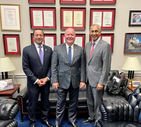 STS Members in Action: Vinod Thourani, MD and Vinay Badhwar, MD held a meeting with Vice Chair of the Energy and Commerce’s subcommittee on Health, Representative Larry Bucshon, MD (Center, IN-08)